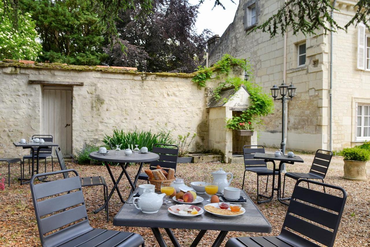 Logis Manoir De La Giraudiere Beaumont-en-Véron Exterior foto