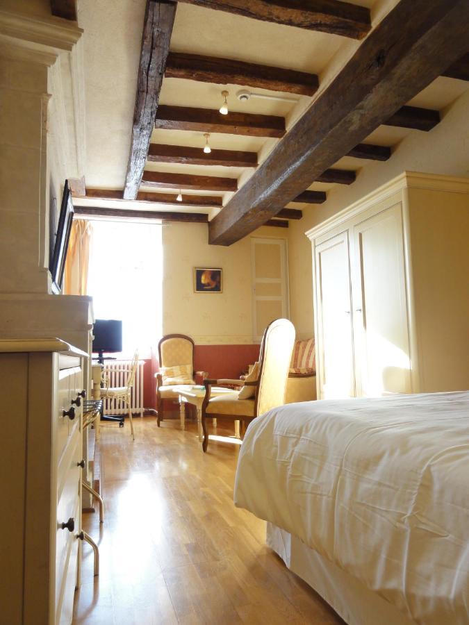 Logis Manoir De La Giraudiere Beaumont-en-Véron Exterior foto
